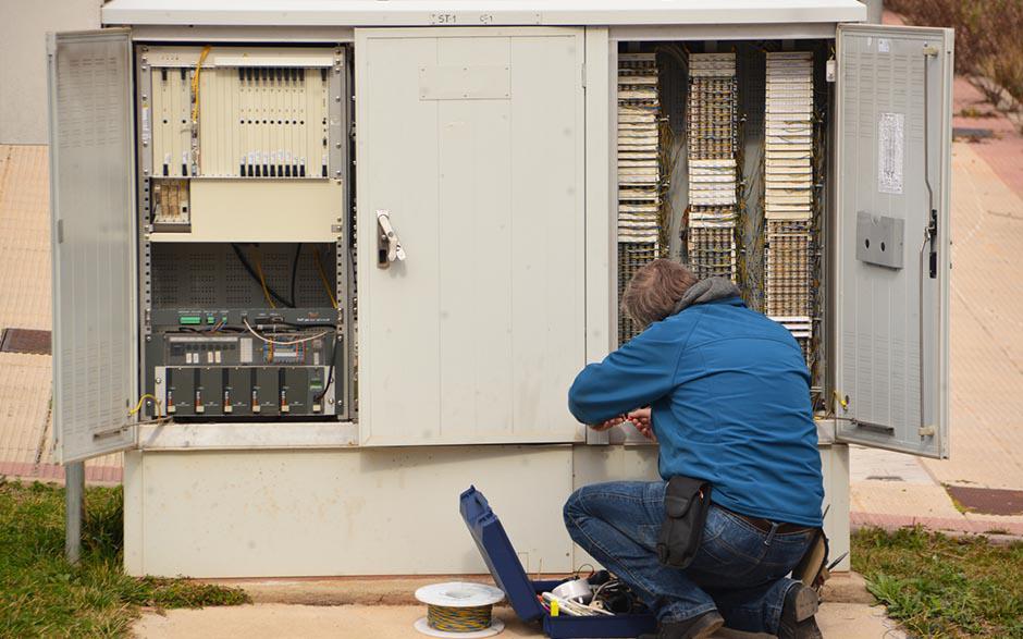 besoin d'un électricien Le Coudray-Montceaux