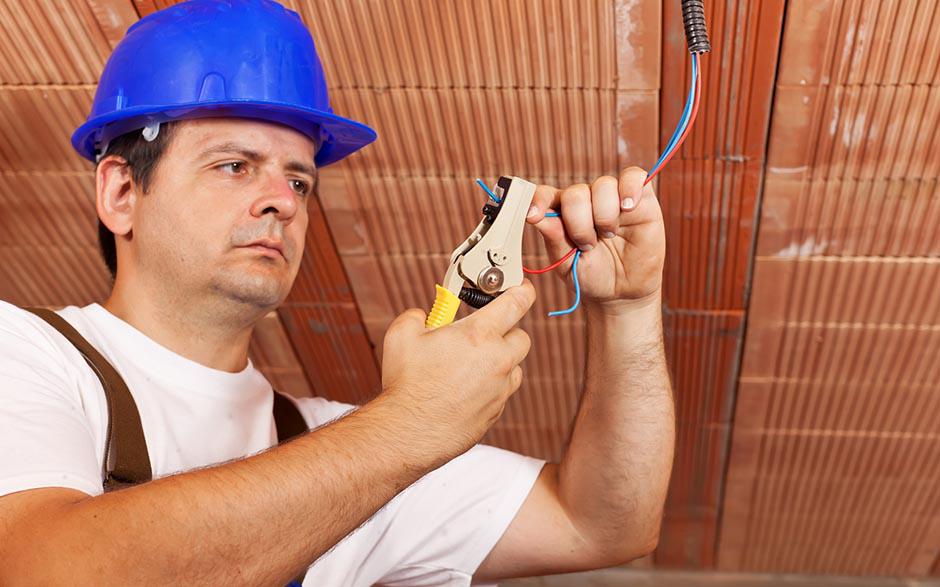 besoin d'un électricien Le Coudray-Montceaux